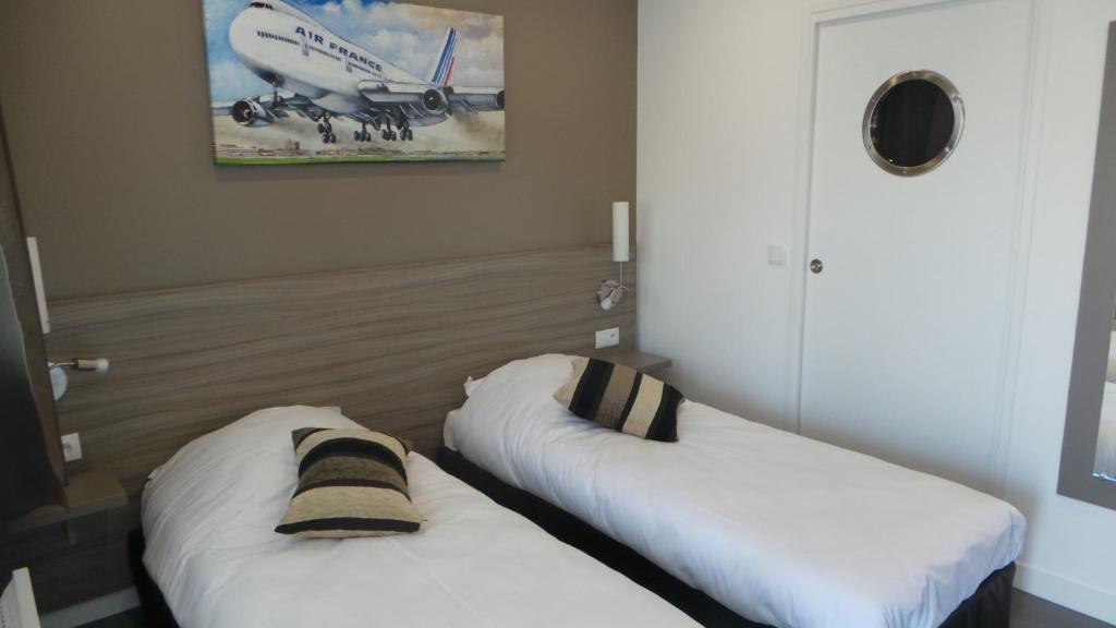 Airport-Hotel Mauregard Exterior photo