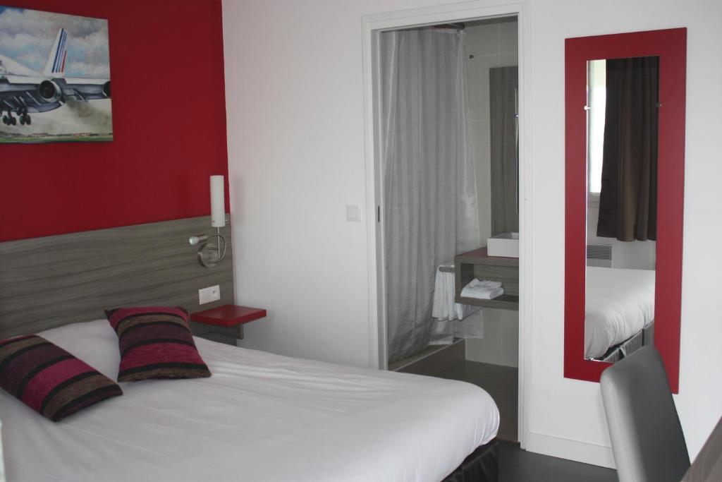 Airport-Hotel Mauregard Room photo